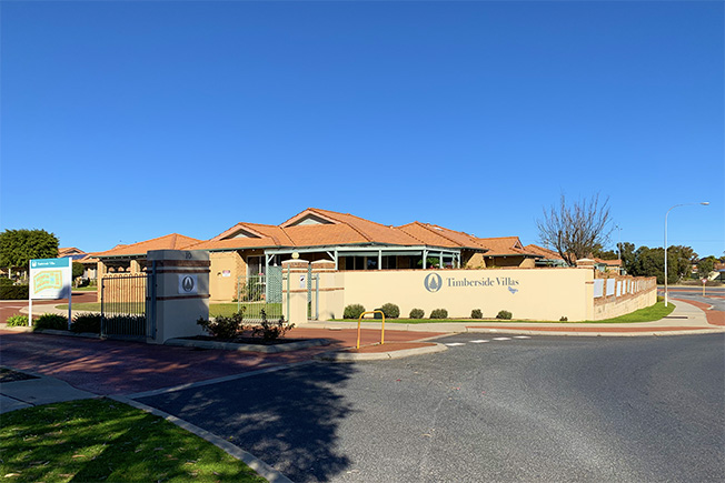 Lend Lease Timberside Villas invites Unicare Health to put up aged care equipment display for residents.